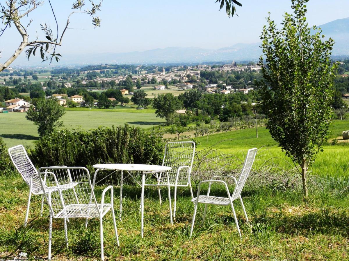 Appartamenti Verde Collina Umbra Bevagna Exterior foto